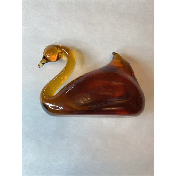 Vintage Pilgrim Hand Blown Glass Amber Swan Bird Colored Art Amber Paper Weight - Picture 2 of 15
